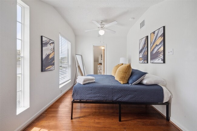 Building Photo - 1105 Tulane St