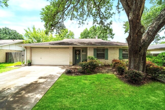 Building Photo - 2126 Turtle Creek Dr