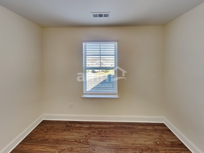 Building Photo - 436 Charity Ln