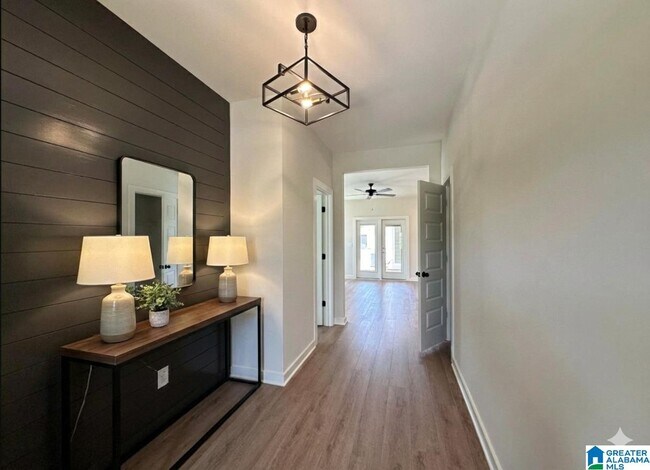 Building Photo - 1009 Grand River Blvd W