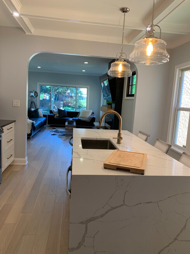 Building Photo - 605 N Humphrey Ave