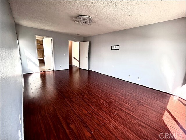 Building Photo - 10 Bluff Point Cir