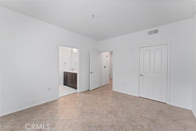 Building Photo - 2802 Ladrillo Aisle