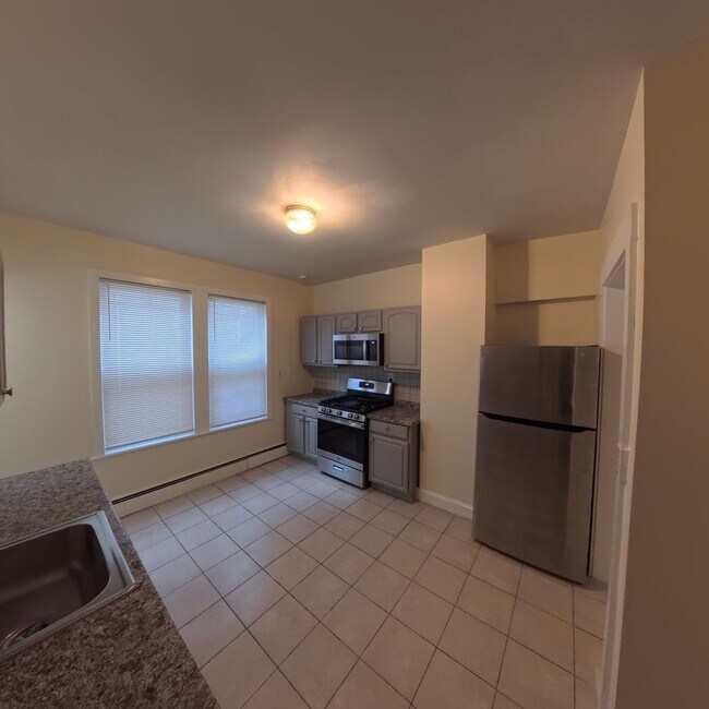 Building Photo - 140-142 Lorraine St