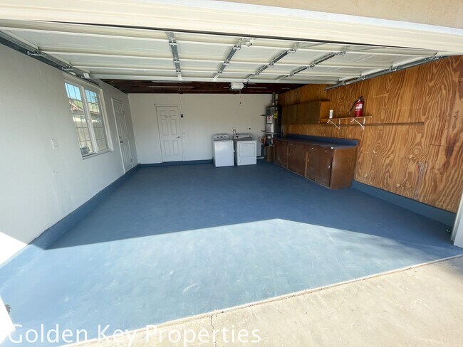 Building Photo - Remodeled San Marcos corner property.