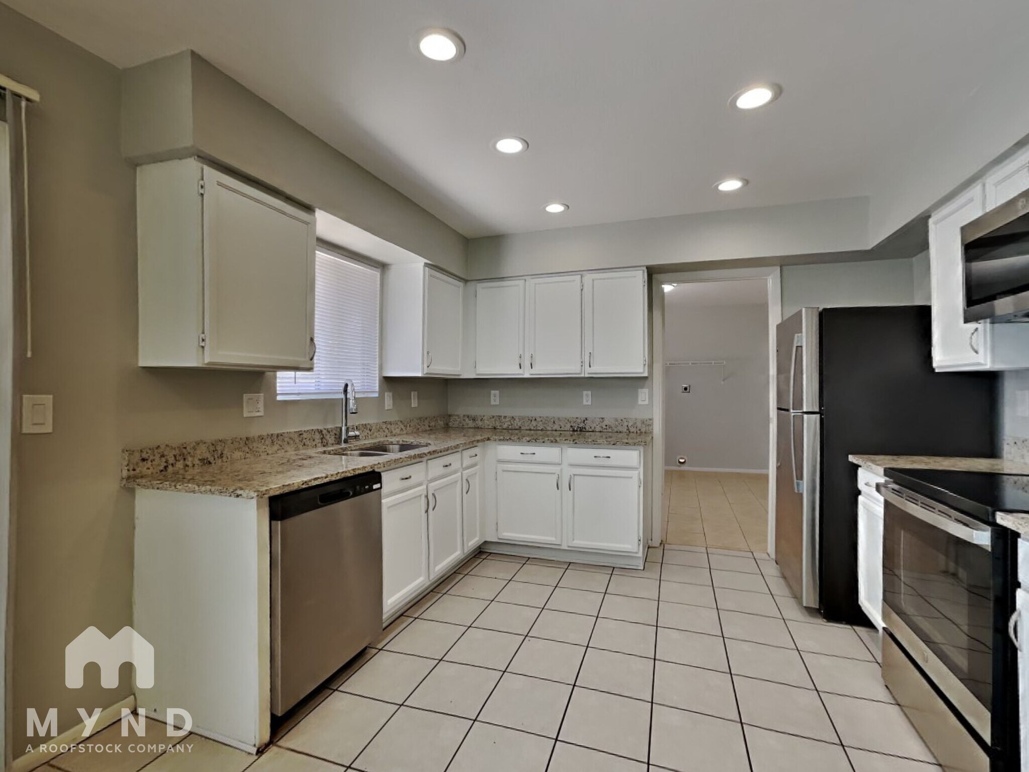 Building Photo - 11520 E Wier Ave