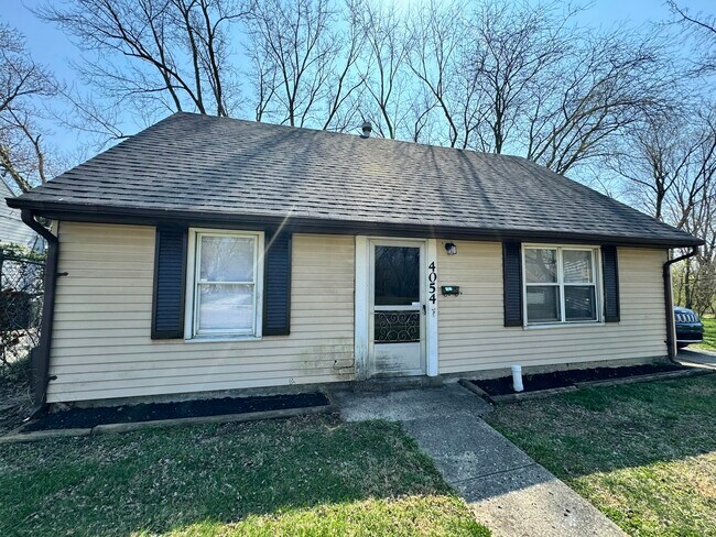 Primary Photo - 4054 Larkspur Dr