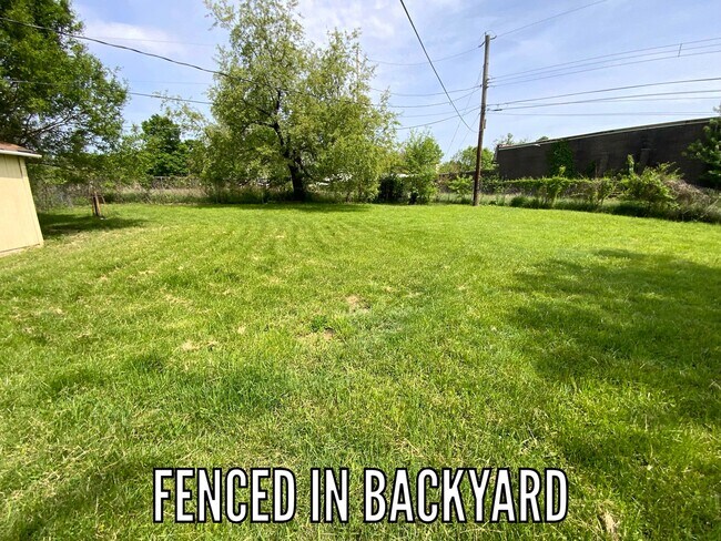 Building Photo - 1001 Glenwood Dr