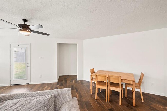 Building Photo - 9312 Sandoval Cir