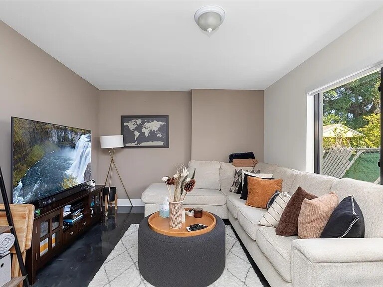 Building Photo - 3461 SW 24th St