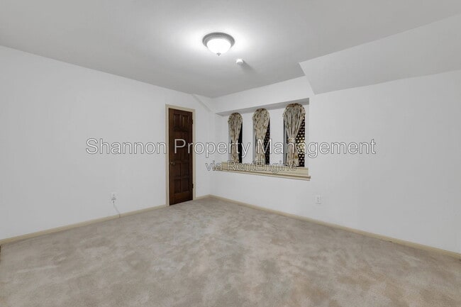 Building Photo - 3810 Glenheather Dr