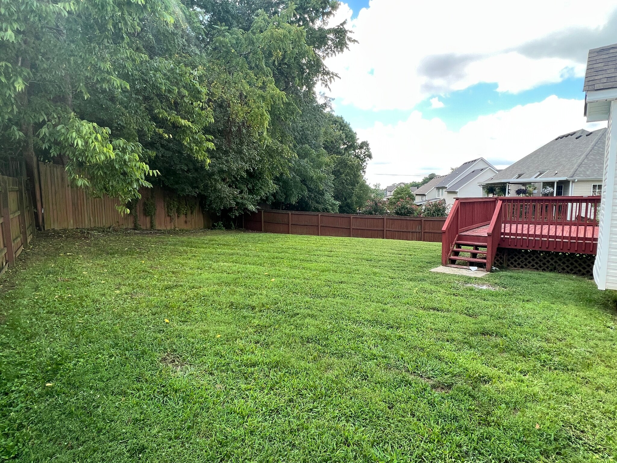 Building Photo - 450 Winding Bluff Way