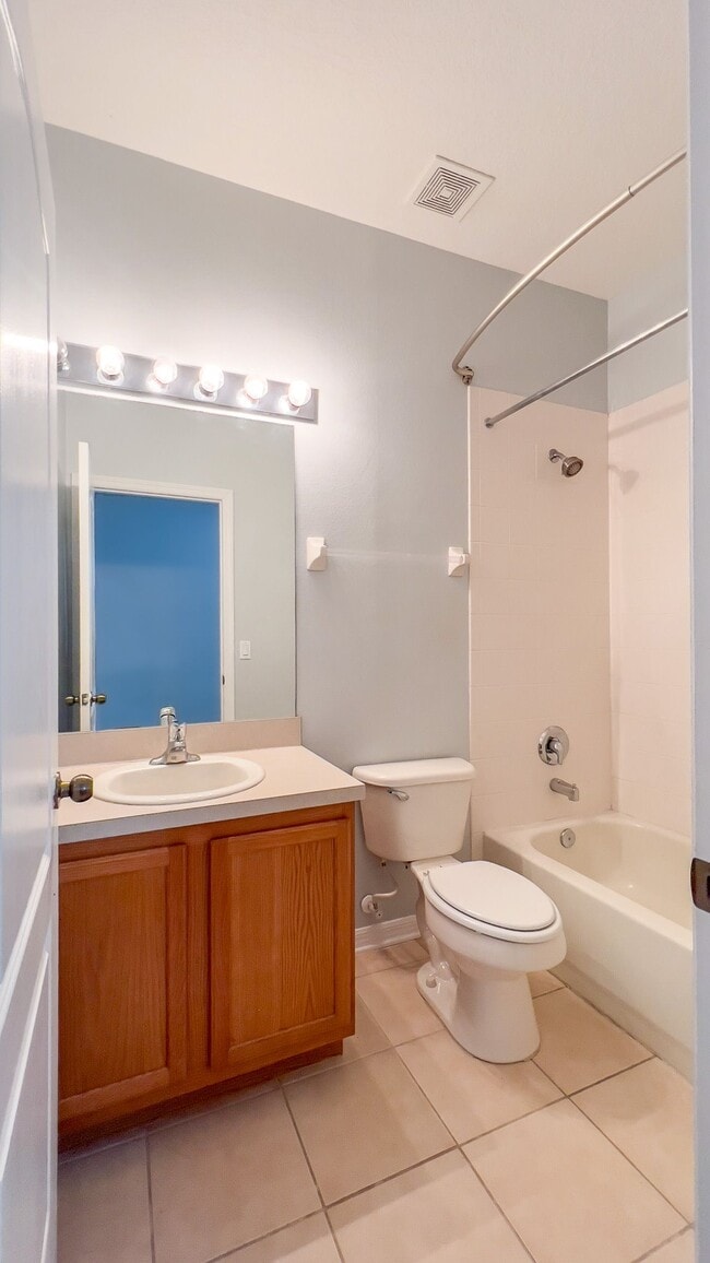 Building Photo - 3581 Wilshire Way Rd