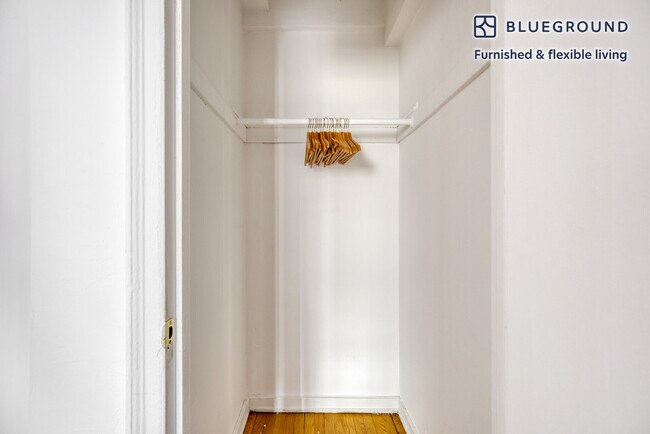 Building Photo - 150 E 39th St