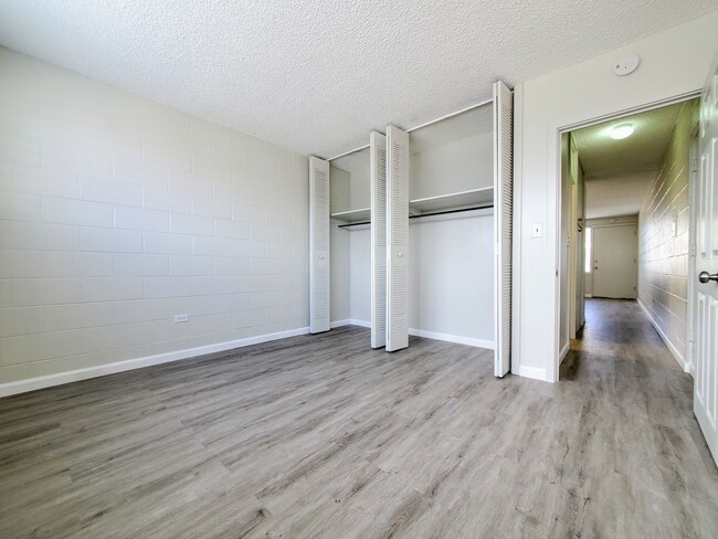 Building Photo - Available Now | Unfurnished 1 Bedroom, 1 Bath 2nd Floor Walk-up with 1 Assigned Parking Stall