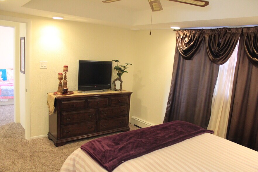 Building Photo - 14455 Jefferson Ave