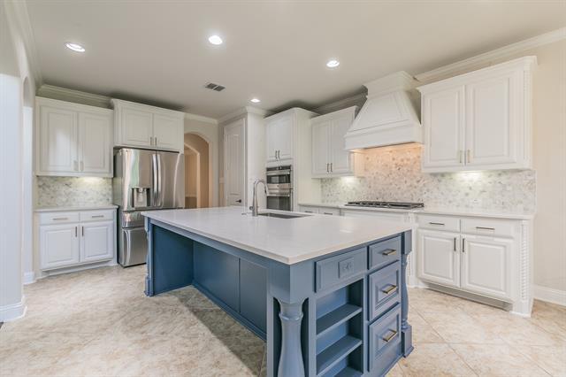 Building Photo - 2732 Waverley Dr