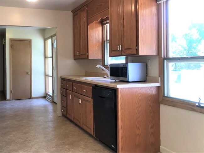 Building Photo - 5806 Tolman Terrace