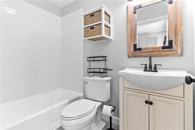 Building Photo - 30 Brown St