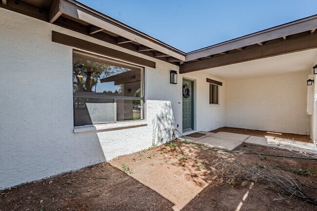 Building Photo - 834 N Constellation Way