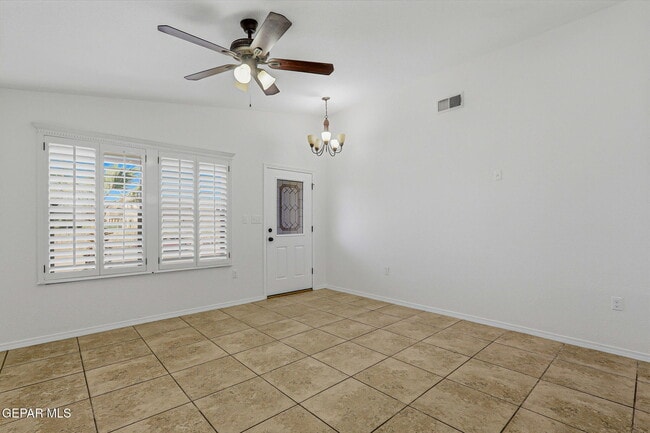 Building Photo - 14350 S Cave Ave