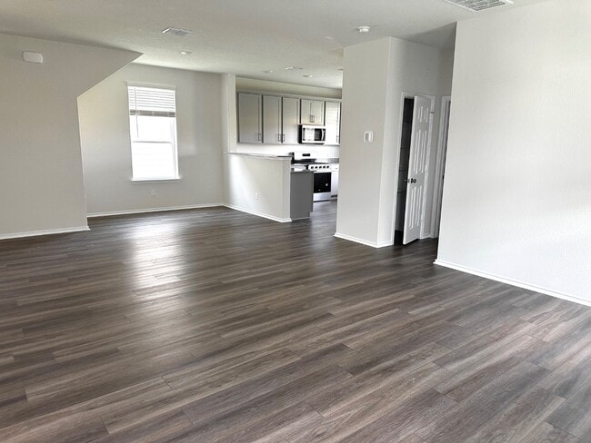 Building Photo - 401 Kapok St