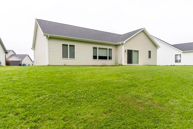 Building Photo - 2128 Freestone Pl