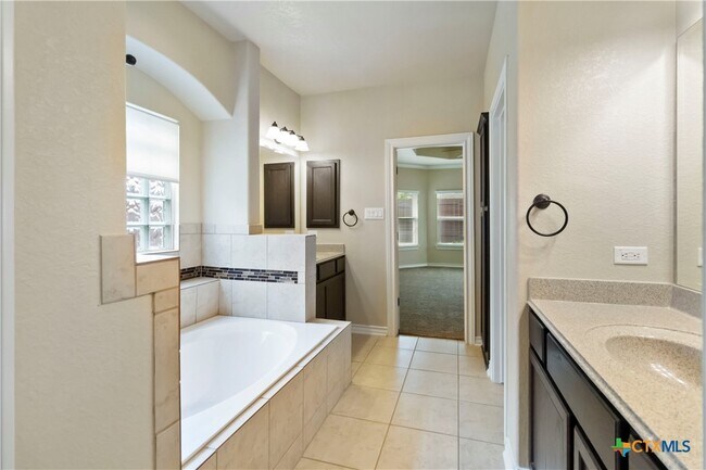 Building Photo - 3621 Cinkapin Dr