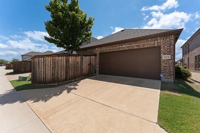 Building Photo - 2104 Barx Dr