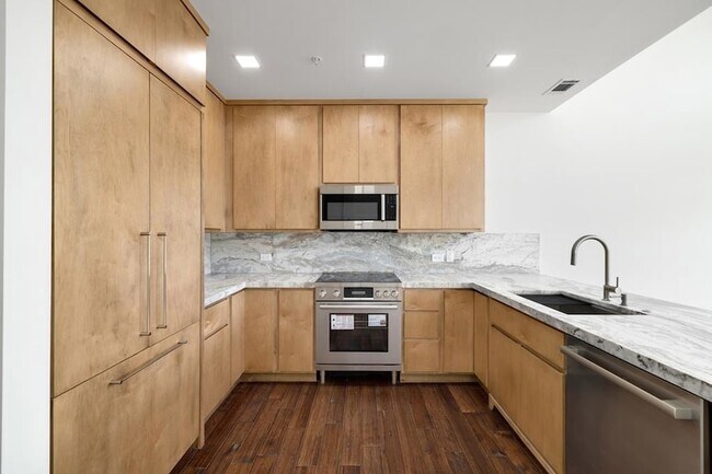 Building Photo - 1281 E Main St