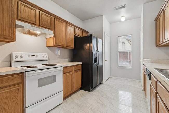 Building Photo - 3805 Brandon Park Dr