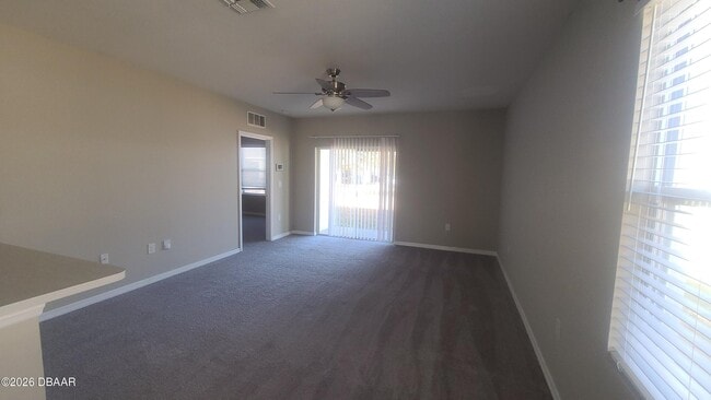 Building Photo - 542 Armoyan Wy