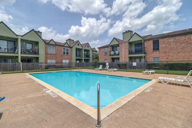 Building Photo - 18800 Egret Bay Blvd