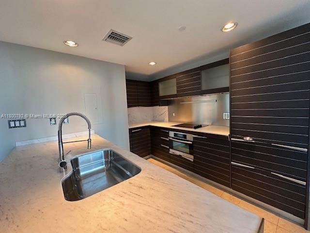 Building Photo - 200 Biscayne Blvd Way