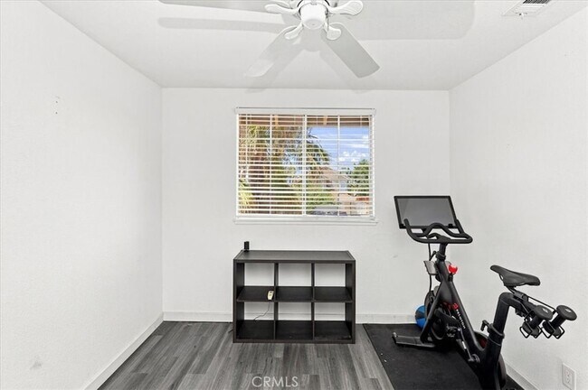 Building Photo - 421 Yellowstone Cir
