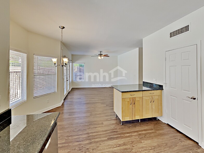 Building Photo - 4731 E White Aster St