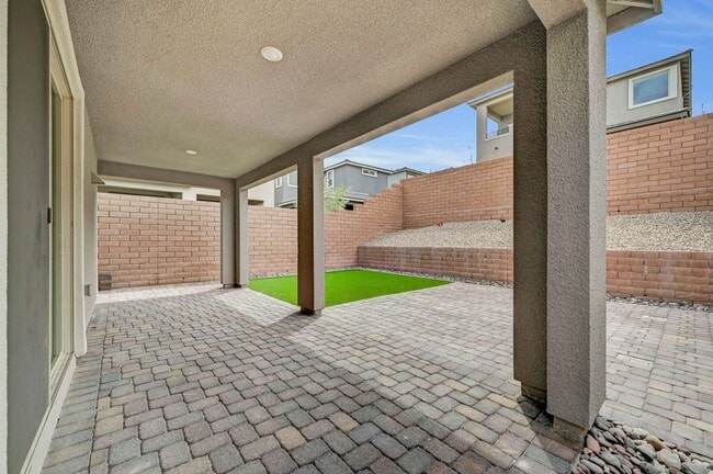 Building Photo - Summerlin gated community 4 bedroom 3 baths