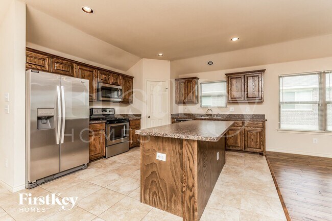 Building Photo - 603 Cardwell Dr