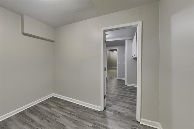 Building Photo - 336 Paradise Cir