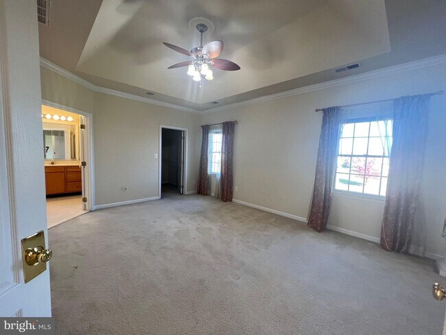 Building Photo - 43554 Freeport Pl