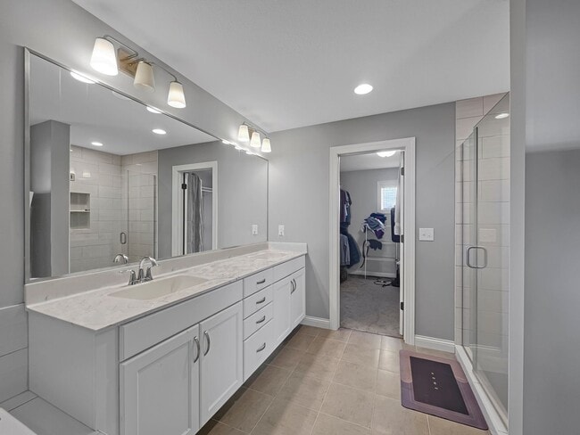 Building Photo - 9073 Degler Ln