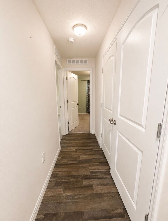 Building Photo - Spacious 4-Bedroom Home for Rent in Palm Bay!