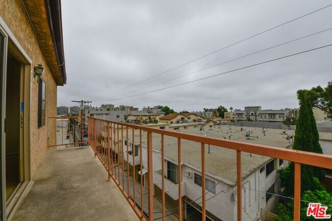 Building Photo - 1807 Corinth Ave