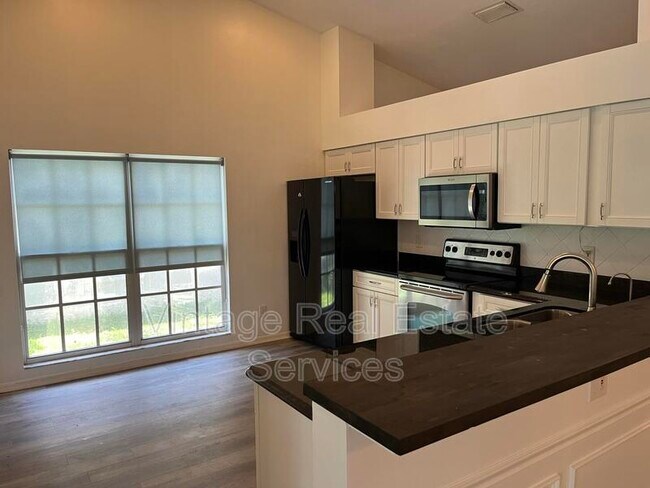 Building Photo - 9411 Willow Cove Ct