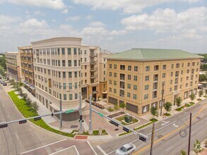 Building Photo - Vance at Bishop Union