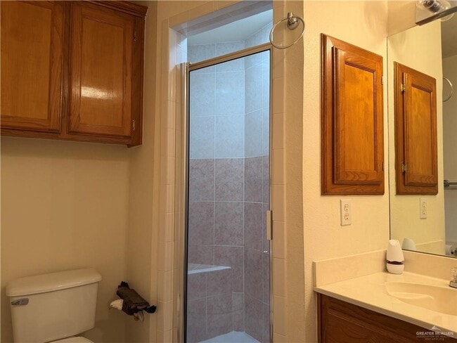 Building Photo - 25 Laurel Ave