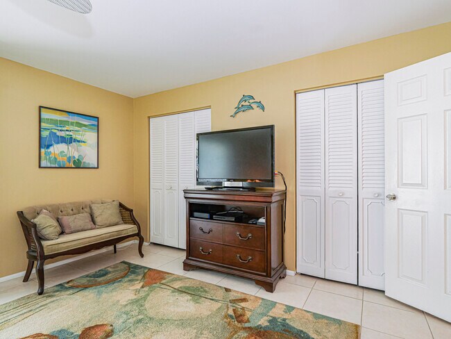 Building Photo - 5400 Jimmy Buffett Mem Hwy