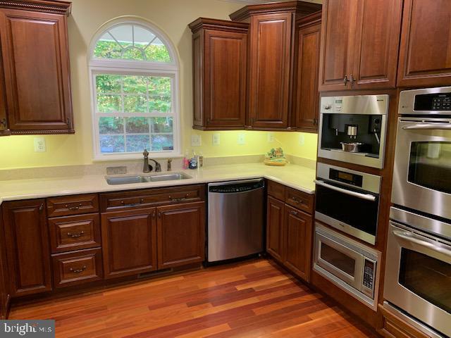 Building Photo - 24900 Fox Run Ln