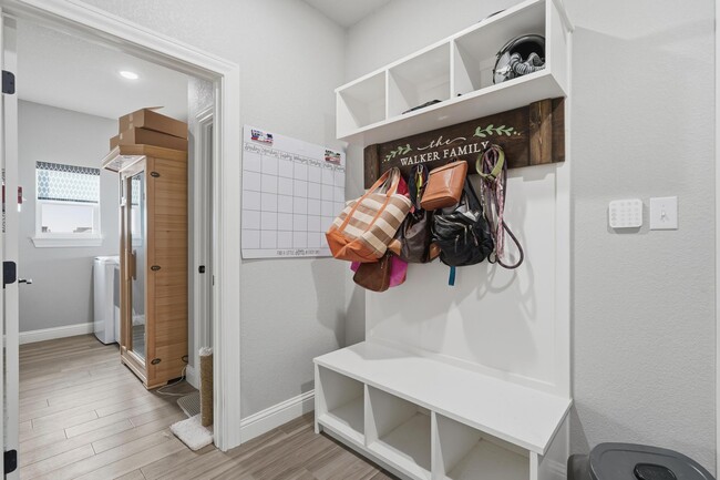 Building Photo - 143 Boeing Ln