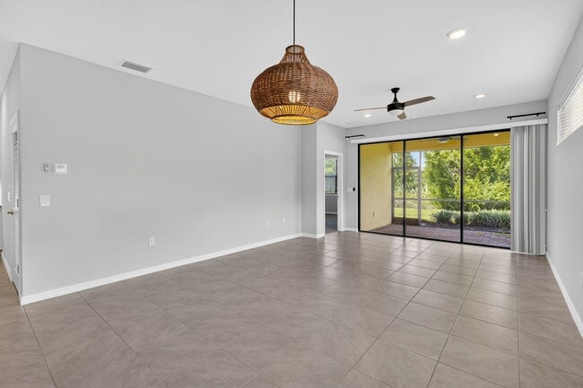 Building Photo - Annual Unfurnished 2 Bedroom 2 Bathroom with a Den located in the Preserve at the West Villages!